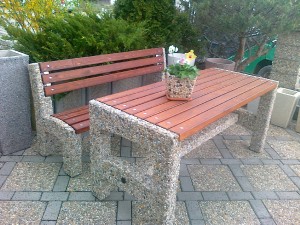 lavice a stůl zahradní
