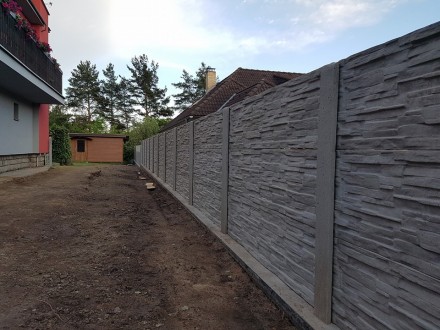 betonový plot oboustranný přední strana